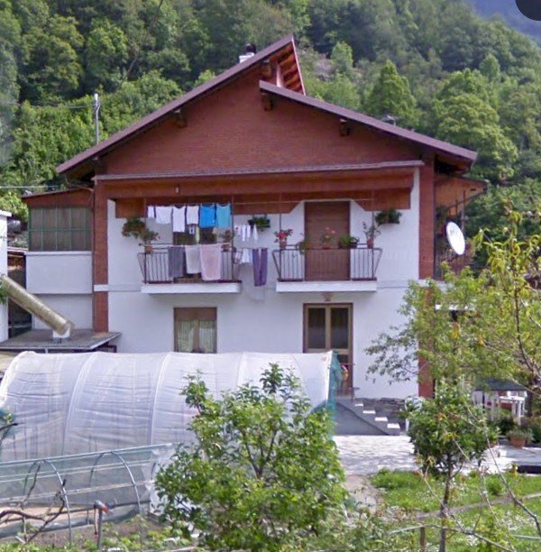 casa semindipendente in vendita a Perrero