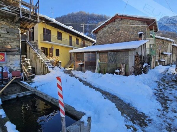 casa indipendente in vendita a Perrero