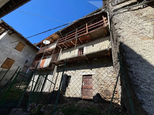 casa indipendente in vendita a Perrero