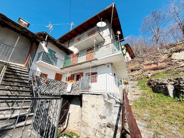 casa indipendente in vendita a Perrero