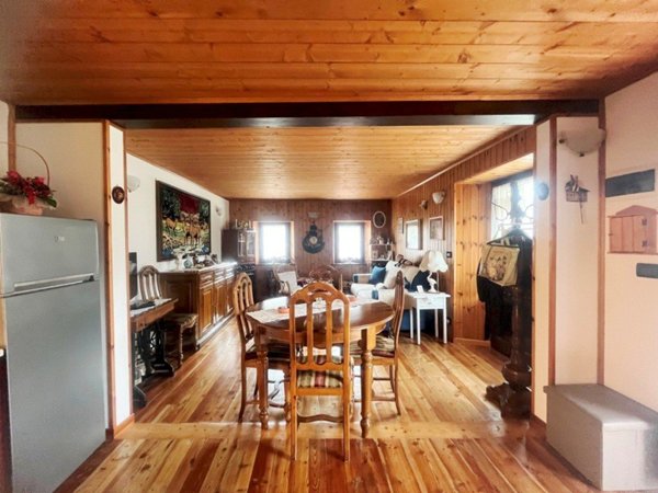 casa semindipendente in vendita a Perrero