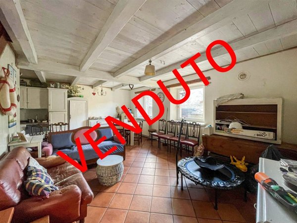 casa indipendente in vendita a Perrero