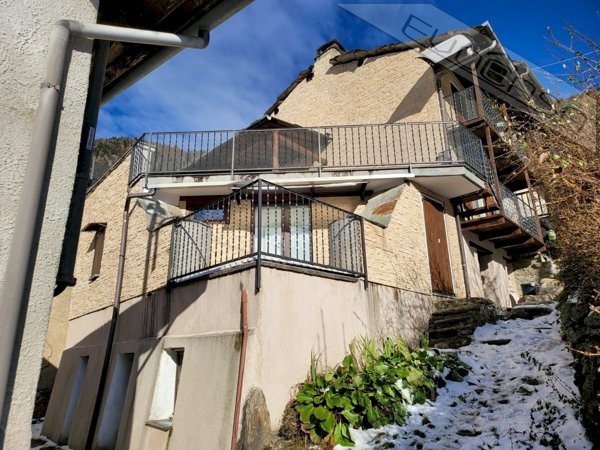 casa indipendente in vendita a Perrero