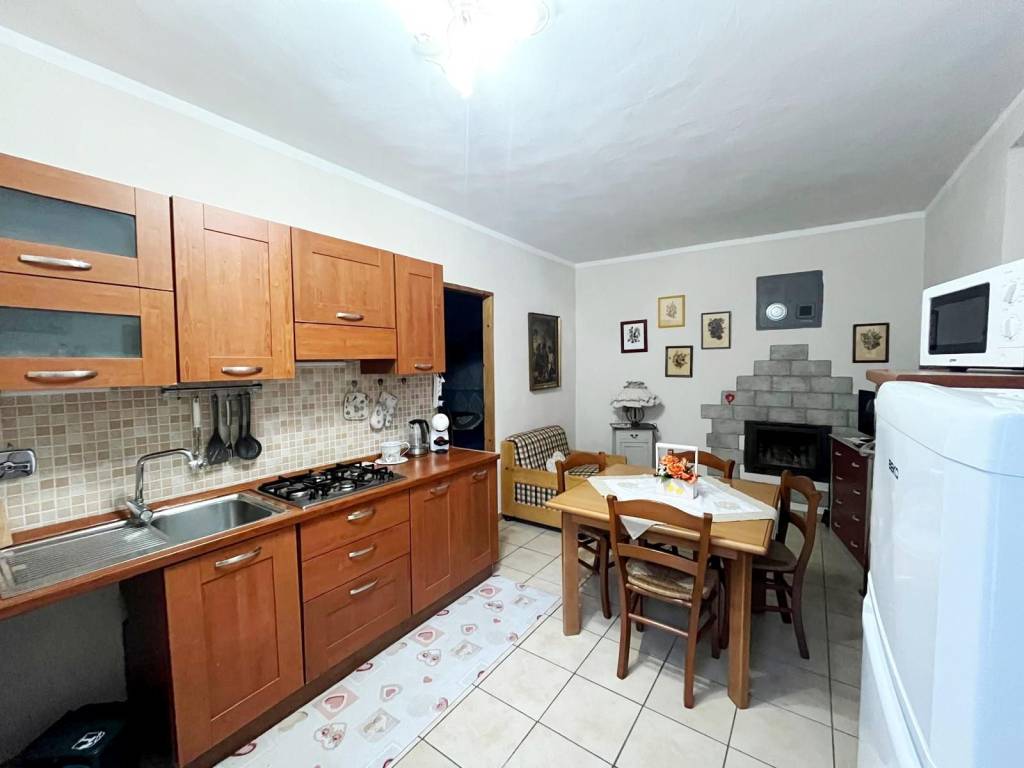 appartamento in vendita a Perrero