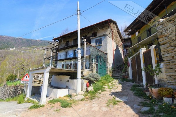 casa indipendente in vendita a Perrero