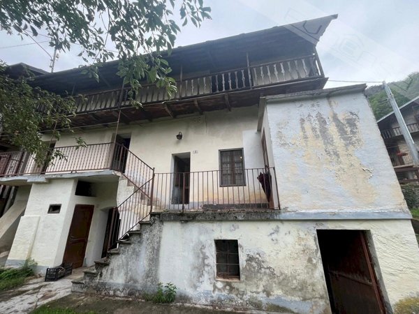 casa indipendente in vendita a Perrero