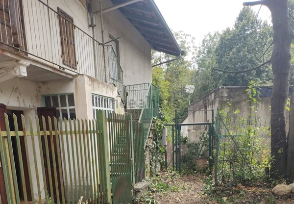pentavano in vendita a Pertusio