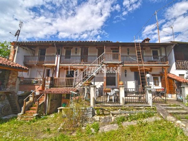 casa indipendente in vendita a Pertusio