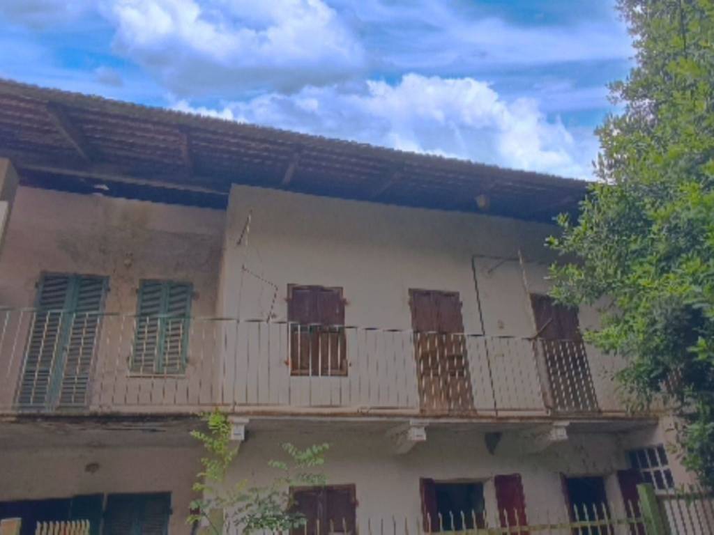 casa indipendente in vendita a Pertusio