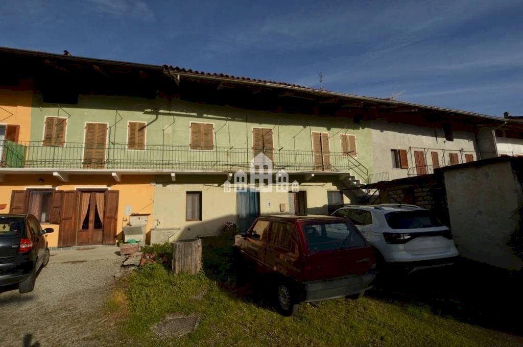 casa indipendente in vendita a Pertusio