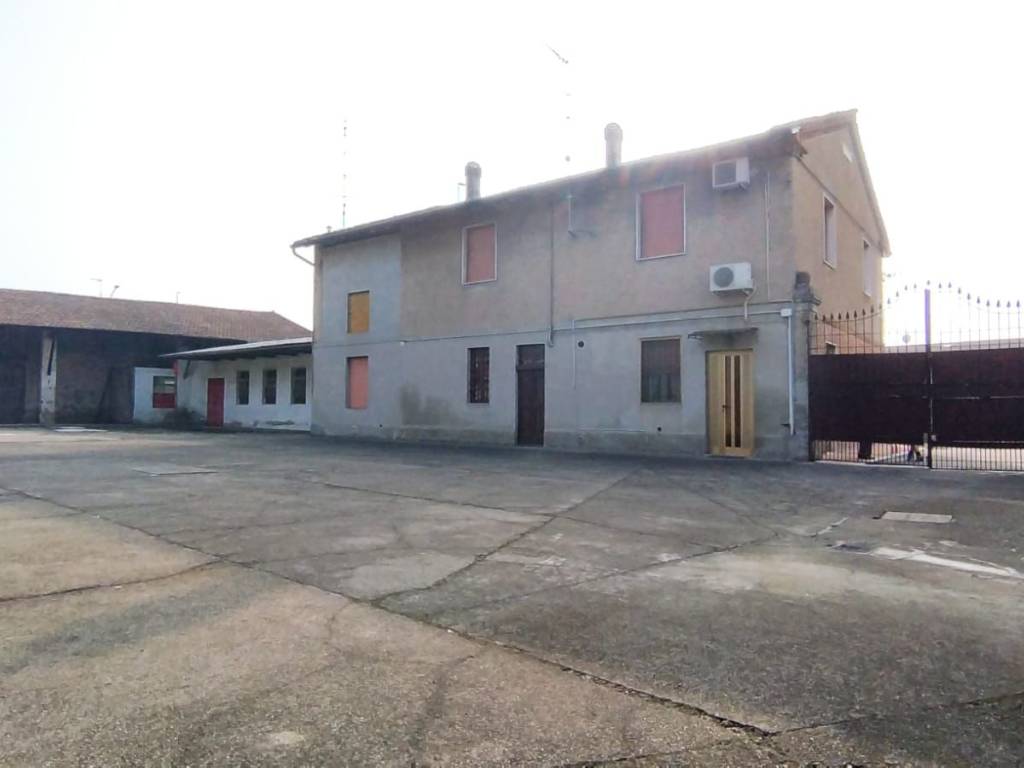 casa indipendente in vendita ad Acquanegra Cremonese