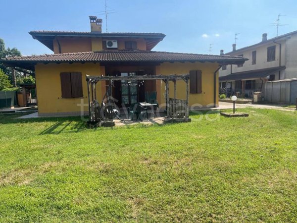 casa indipendente in vendita ad Acquanegra Cremonese