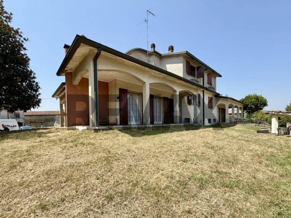 casa indipendente in vendita ad Acquanegra Cremonese