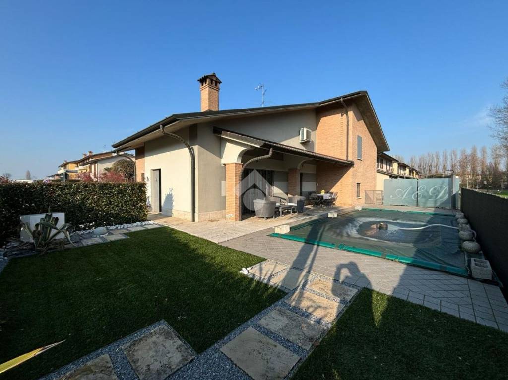 casa indipendente in vendita ad Agnadello