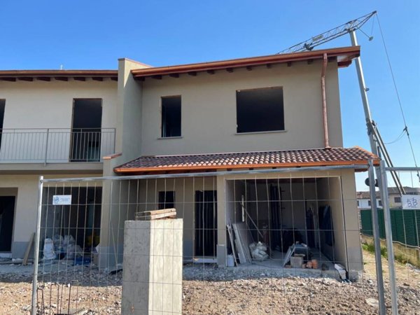casa indipendente in vendita ad Agnadello