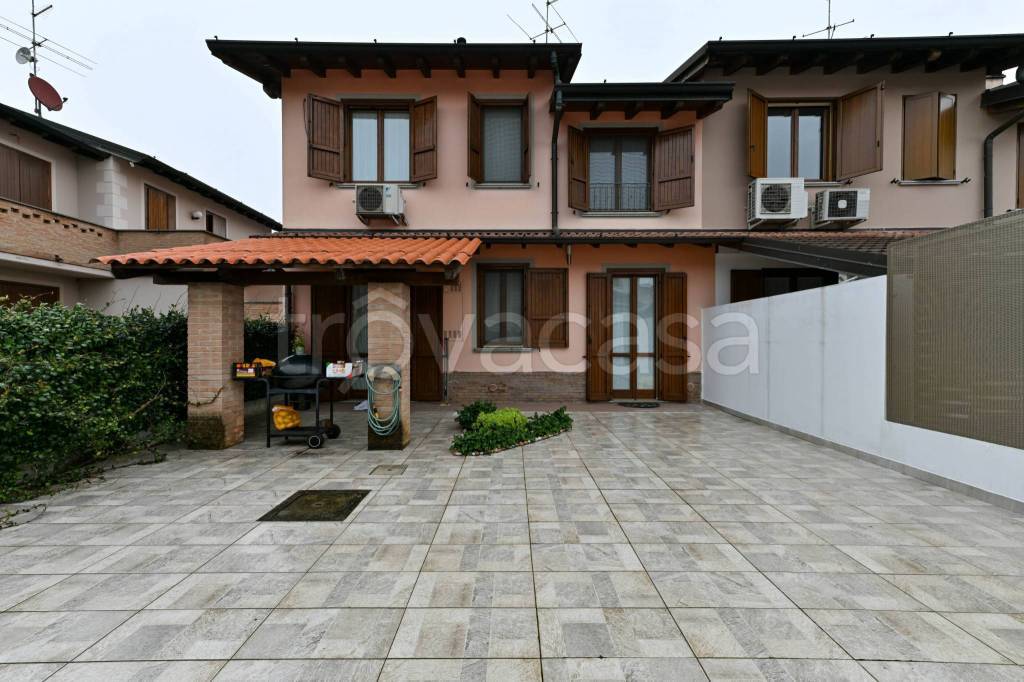 casa indipendente in vendita ad Agnadello