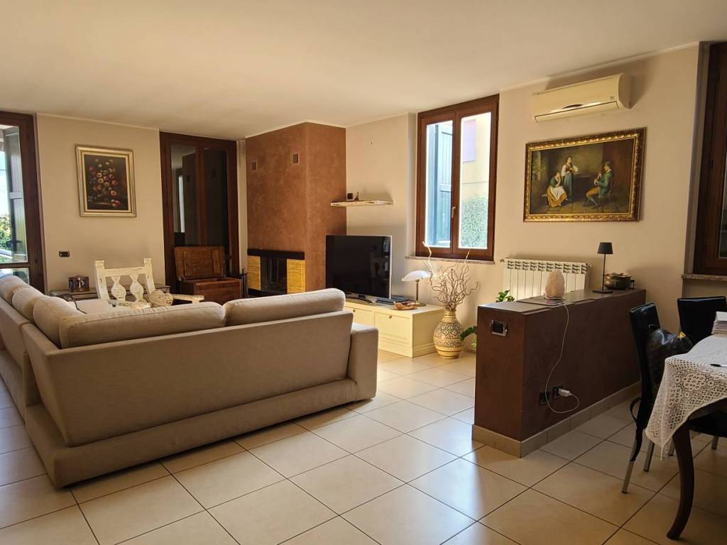 casa indipendente in vendita ad Agnadello