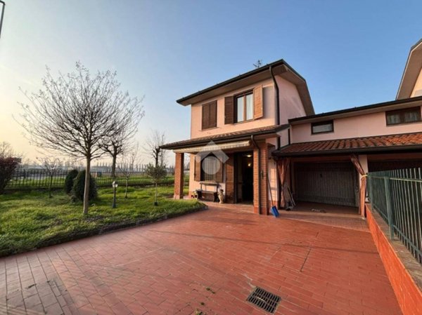 casa indipendente in vendita ad Agnadello