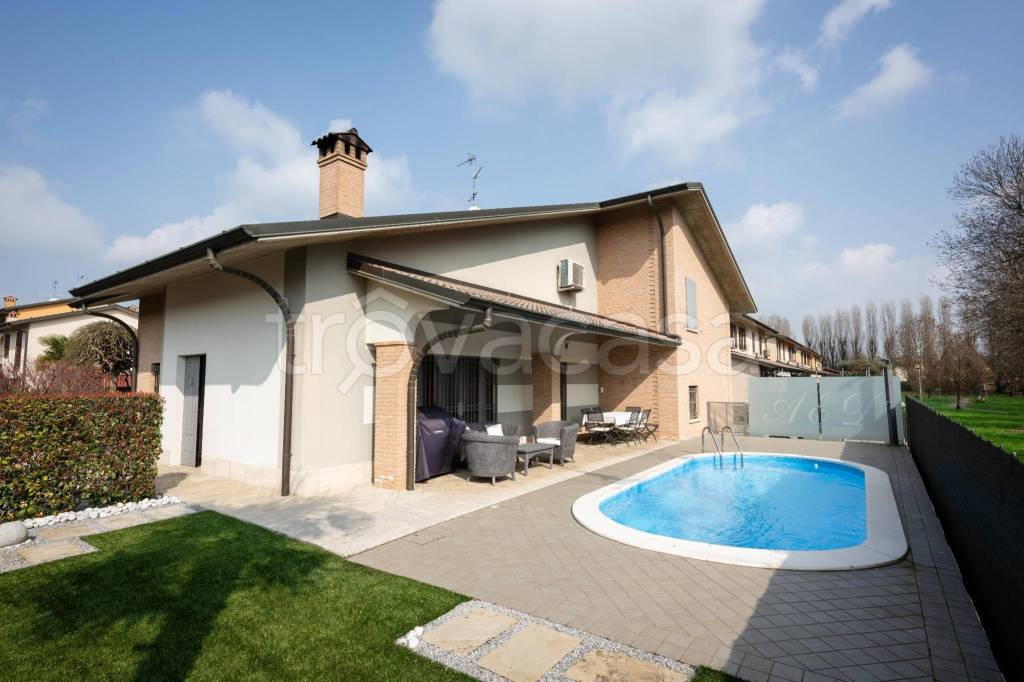 casa indipendente in vendita ad Agnadello