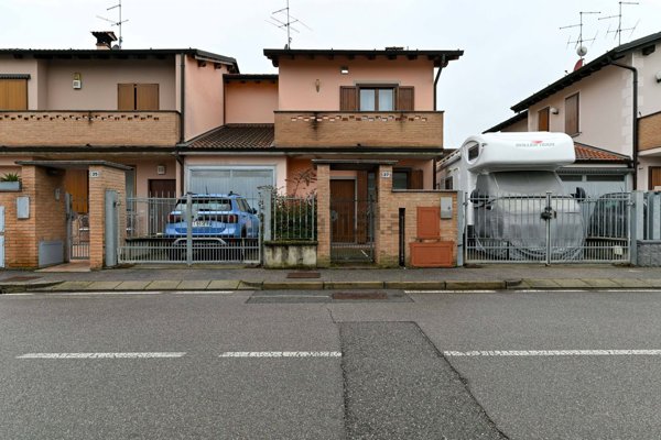 casa indipendente in vendita ad Agnadello