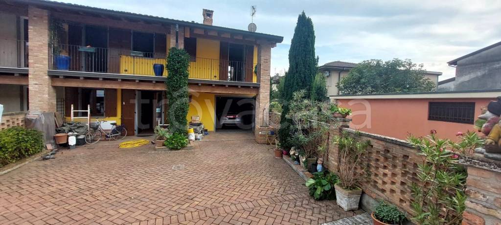 casa indipendente in vendita ad Agnadello