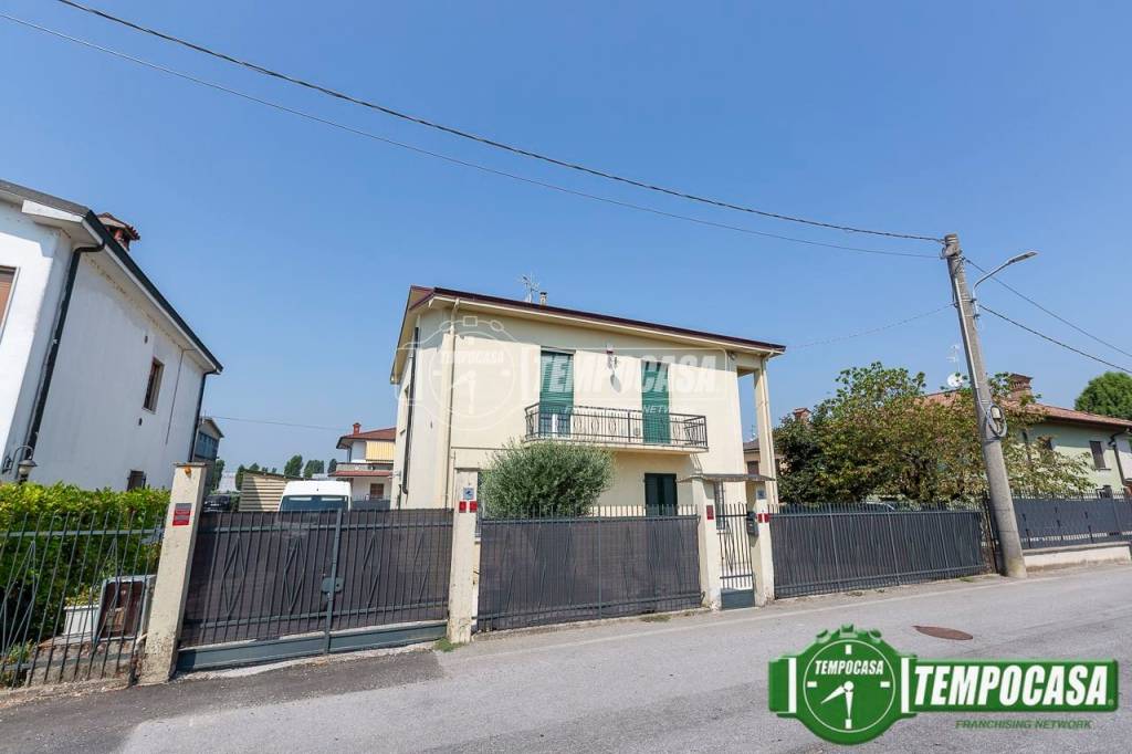 casa indipendente in vendita ad Agnadello