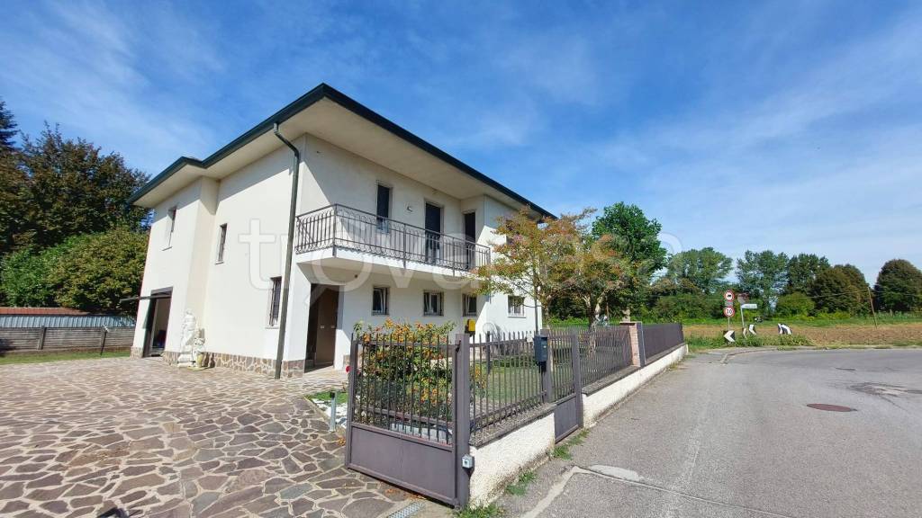 casa indipendente in vendita ad Agnadello