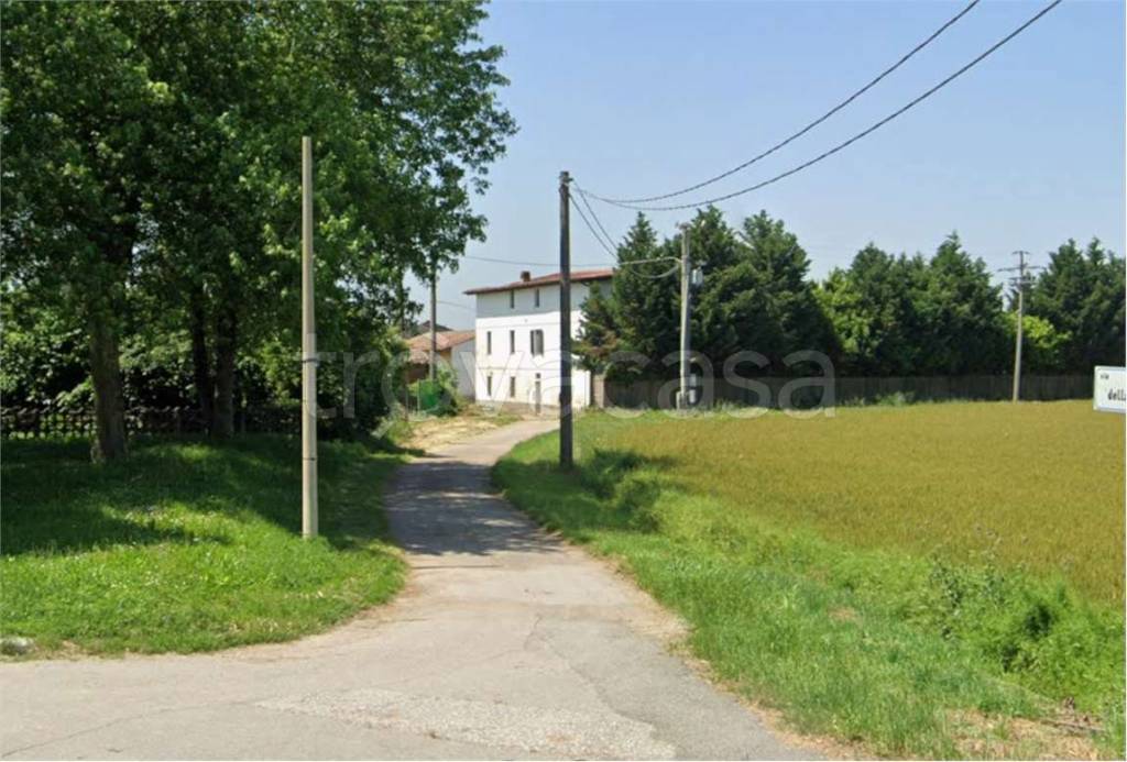 locale di sgombero in vendita ad Annicco