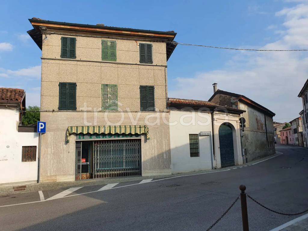 appartamento in vendita ad Azzanello