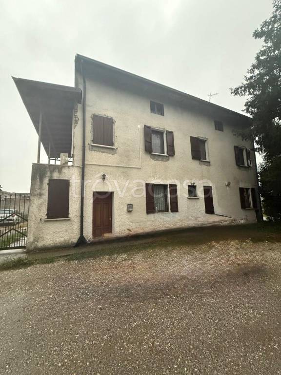 casa indipendente in vendita ad Azzanello