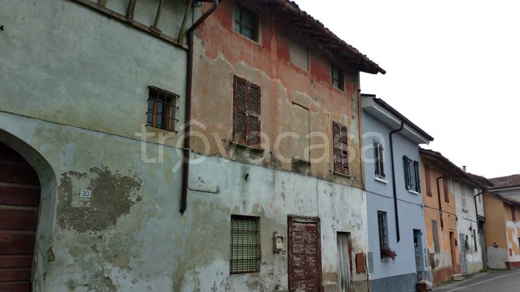 casa indipendente in vendita ad Azzanello