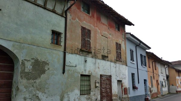 casa semindipendente in vendita ad Azzanello
