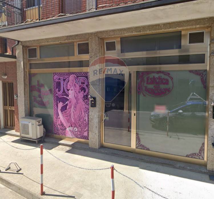 negozio in vendita ad Azzanello