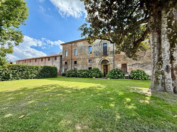casa indipendente in vendita ad Azzanello
