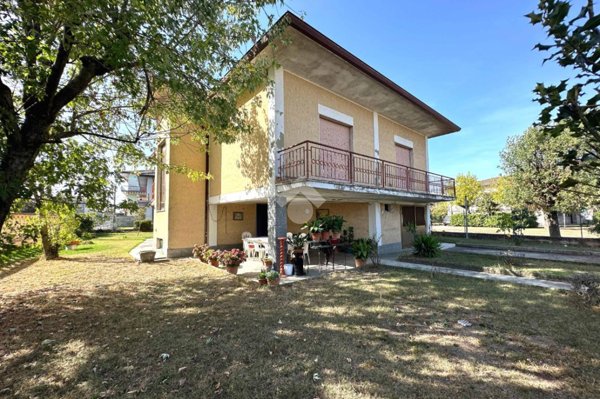 casa indipendente in vendita a Bagnolo Cremasco