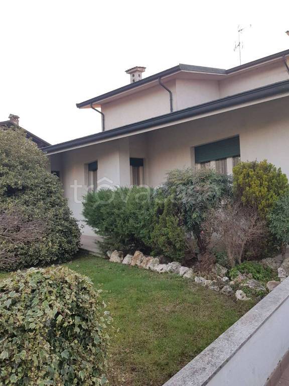 casa indipendente in vendita a Bagnolo Cremasco