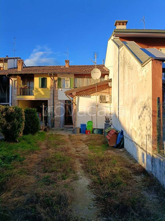 casa indipendente in vendita a Bagnolo Cremasco