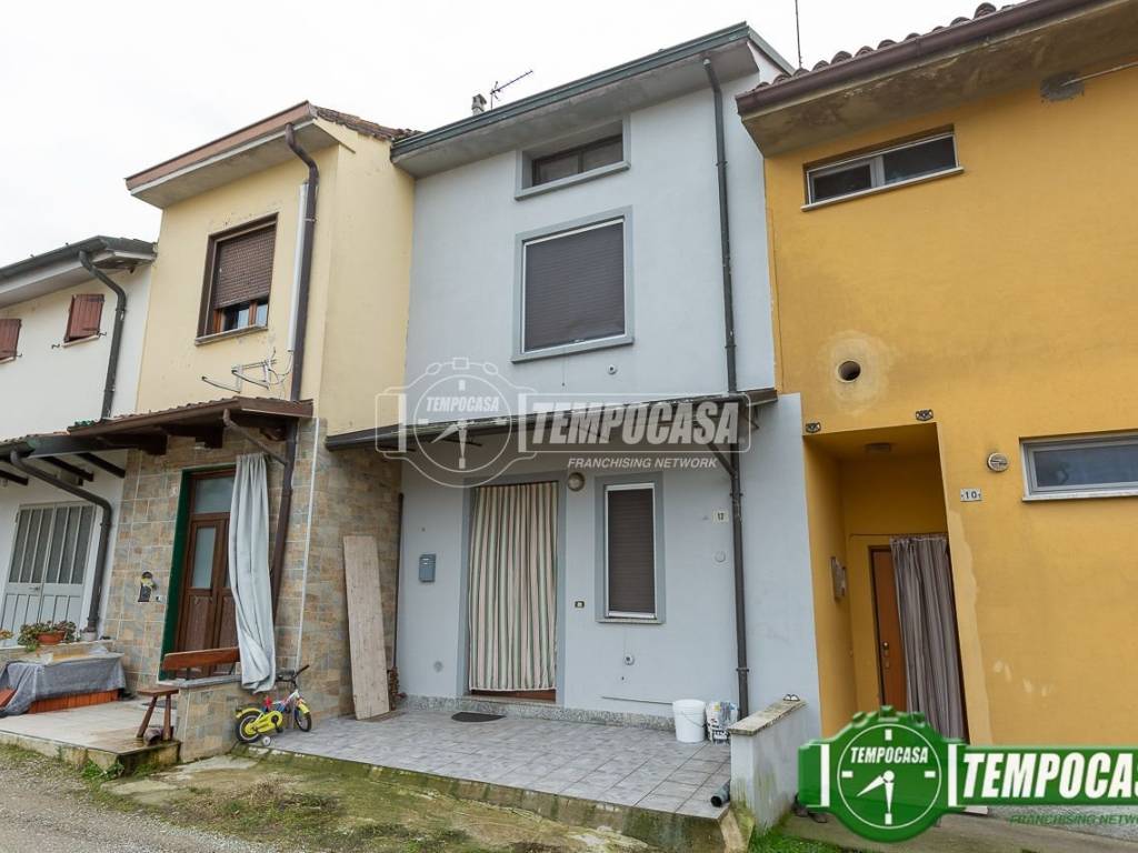 casa indipendente in vendita a Bagnolo Cremasco