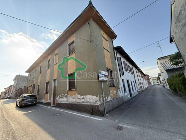 casa indipendente in vendita a Bagnolo Cremasco