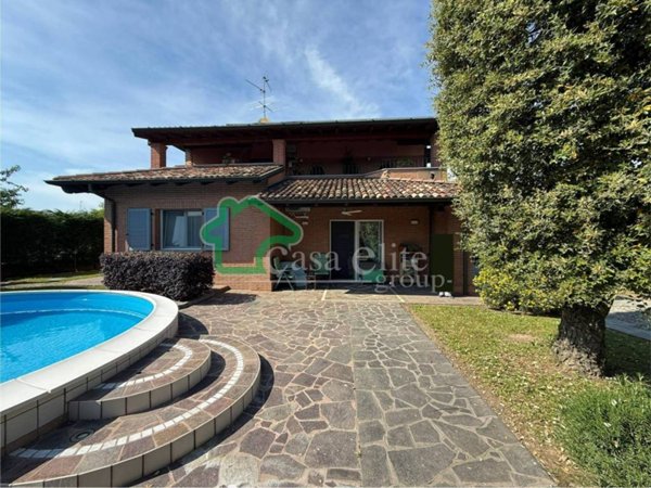 casa indipendente in vendita a Bagnolo Cremasco