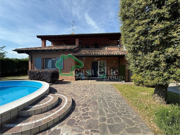 casa indipendente in vendita a Bagnolo Cremasco