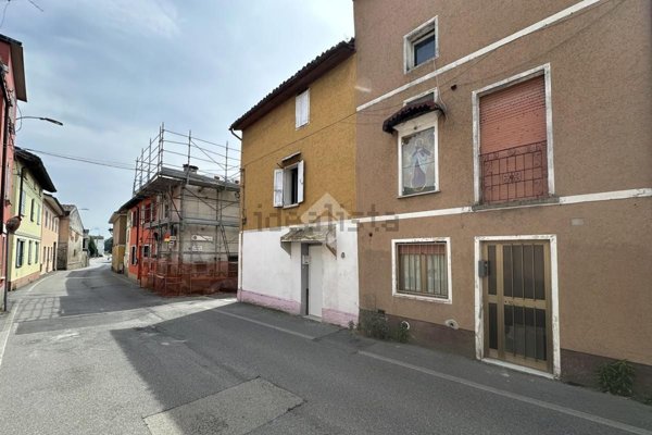 casa indipendente in vendita a Bagnolo Cremasco