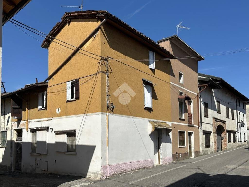 casa indipendente in vendita a Bagnolo Cremasco