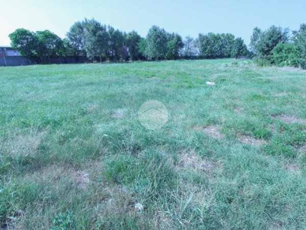terreno edificabile in vendita a Bagnolo Cremasco