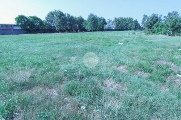 terreno edificabile in vendita a Bagnolo Cremasco