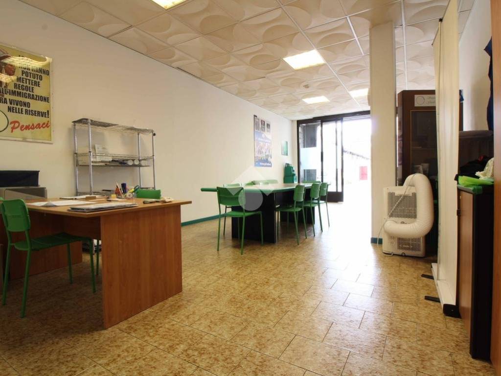negozio in vendita a Bagnolo Cremasco