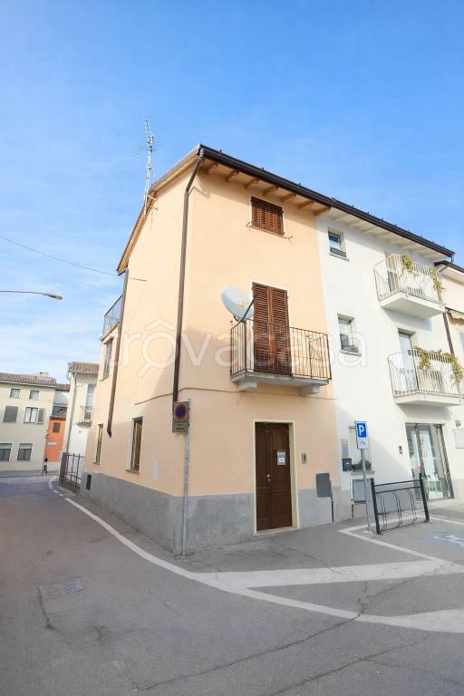 casa indipendente in vendita a Bagnolo Cremasco