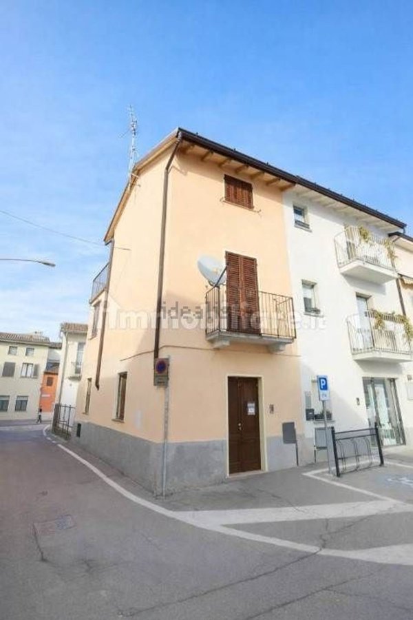 casa indipendente in vendita a Bagnolo Cremasco