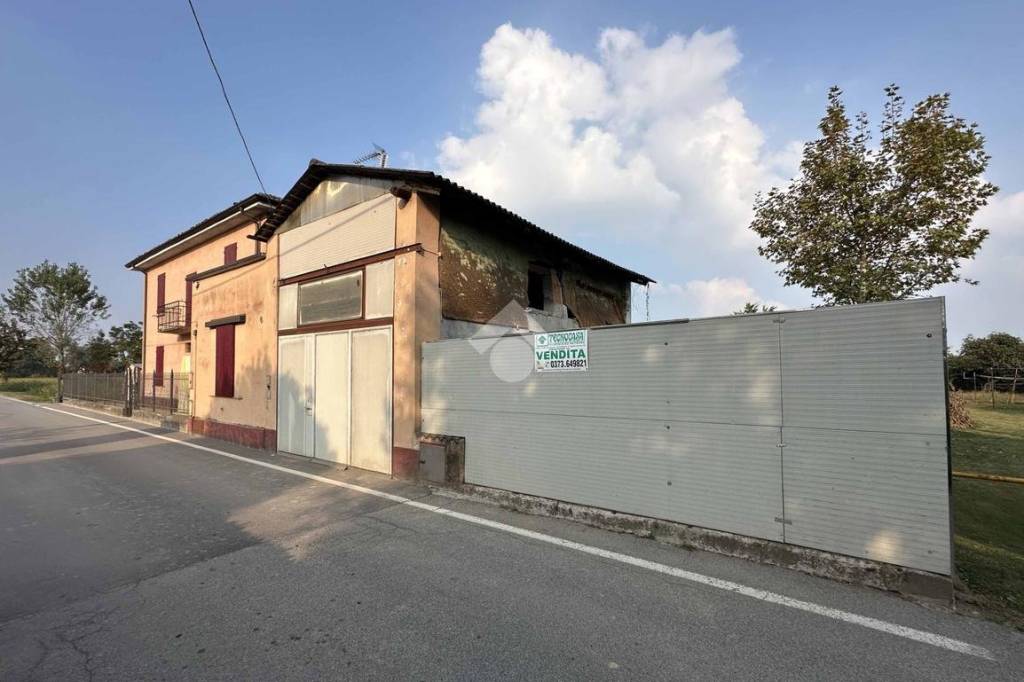 locale commerciale in vendita a Bagnolo Cremasco in zona Gattolino