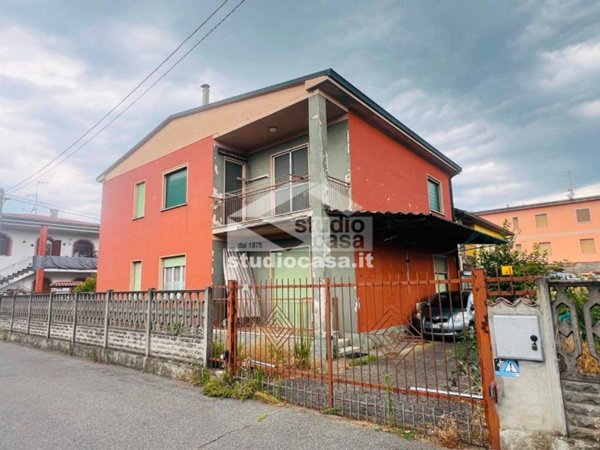 casa indipendente in vendita a Bagnolo Cremasco